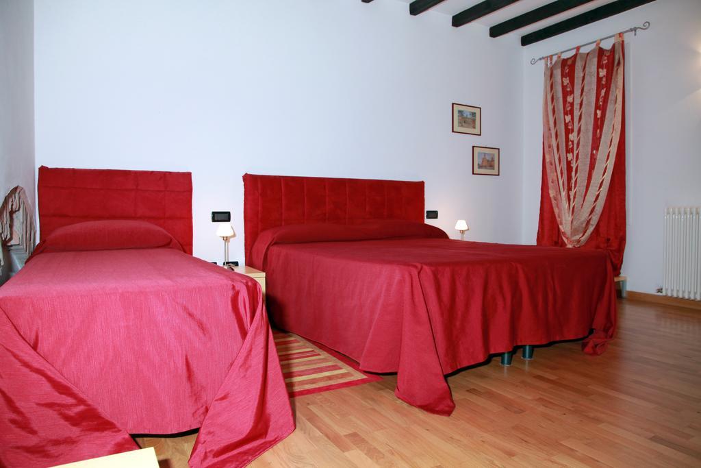 Bed and Breakfast Il Sipario Ferrara Pokój zdjęcie